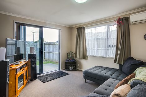 Photo of property in 1/63 Royal Crescent, Saint Kilda, Dunedin, 9012