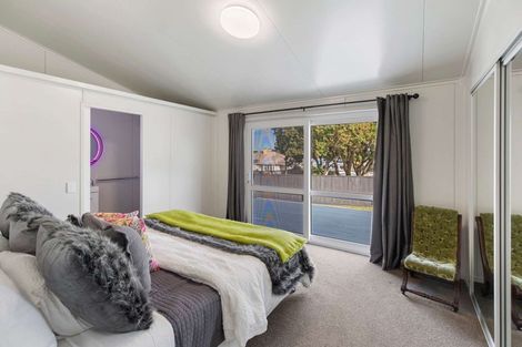 Photo of property in 10 Karaka Street, Castlecliff, Whanganui, 4501