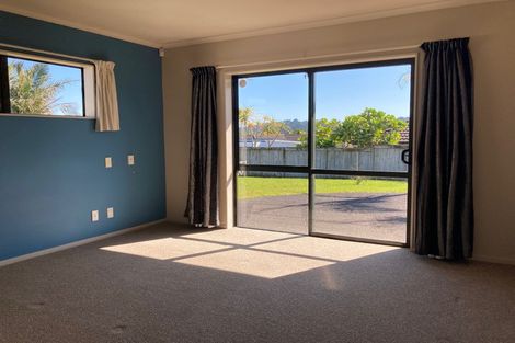 Photo of property in 16 Pitoitoi Avenue, Greenhithe, Auckland, 0632