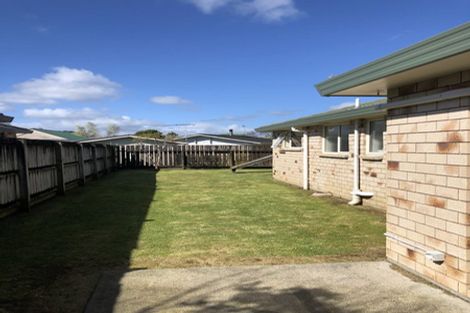 Photo of property in 18 Ranch Place, Pukekohe, 2120