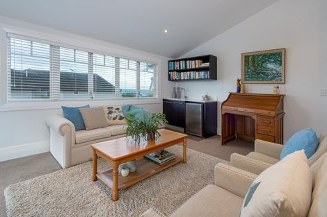 Photo of property in 13 Ocean View Road, Milford, Auckland, 0620