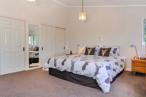 Photo of property in 105 Waitakere Road, Waitakere, Auckland, 0816