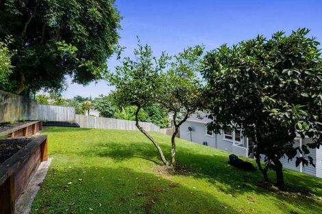 Photo of property in 9 Kenmore Street, Westown, New Plymouth, 4310