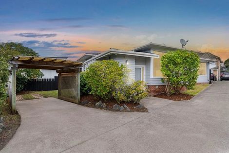 Photo of property in 54 Cockayne Crescent, Sunnynook, Auckland, 0620