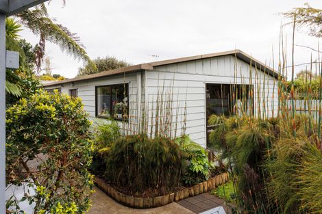 Photo of property in 24 Parkland Crescent, Terrace End, Palmerston North, 4410