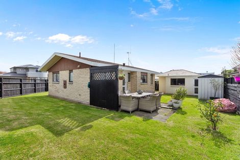 Photo of property in 1 Karaka Road, Otumoetai, Tauranga, 3110