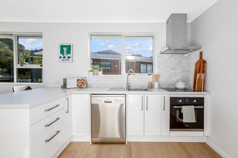 Photo of property in 19 Sombrero View, Ascot Park, Porirua, 5024