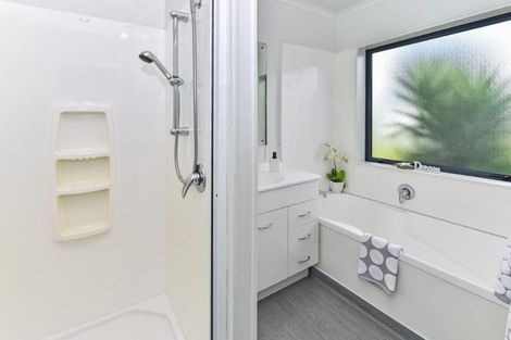 Photo of property in 60a Arimu Road, Papakura, 2110