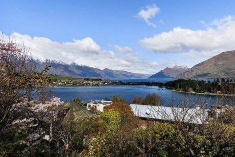 Photo of property in 20 Earnslaw Terrace, Queenstown, 9300