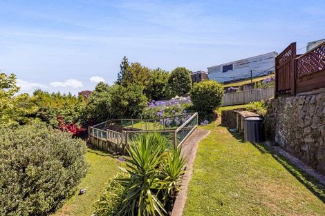 Photo of property in 77 Omata Road, Marfell, New Plymouth, 4310