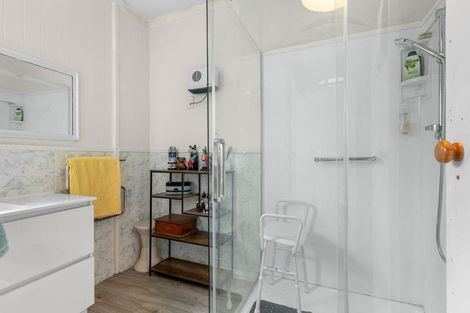 Photo of property in 10 Franklin Road, Paparoa, 0571