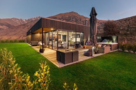 Photo of property in 2 Alpine Avenue, Lake Hayes, Queenstown, 9304