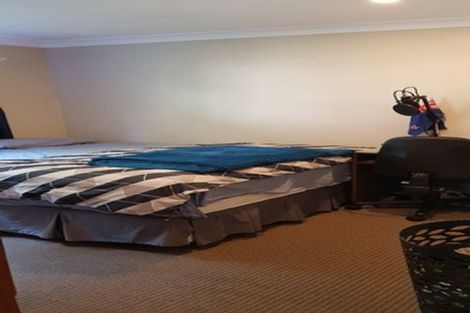 Photo of property in 77 Lake Road, Northcote, Auckland, 0627