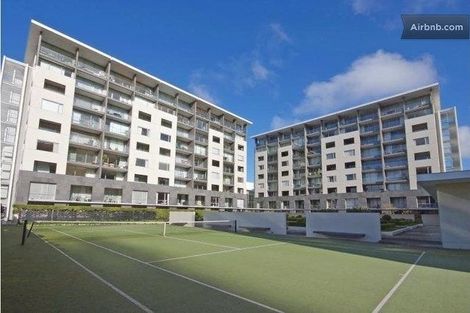 Photo of property in Sanctum Apartment, 10 Ebor Street, Te Aro, Wellington, 6011