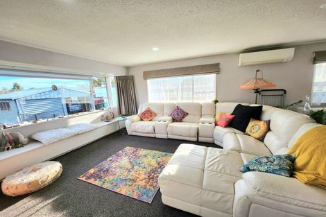 Photo of property in 74 Awamoa Road, Holmes Hill, Oamaru, 9401