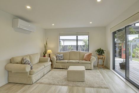 Photo of property in 72 Feist Street, Carterton, 5713