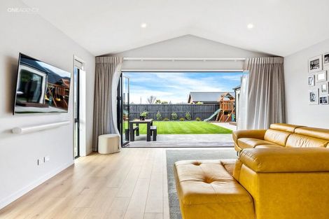 Photo of property in 12 Oakville Close, Rangiora, 7400