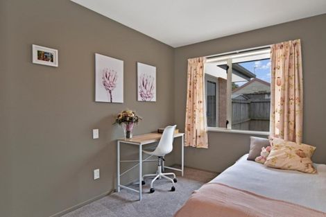 Photo of property in 7a Sequoia Place, Parklands, Christchurch, 8083