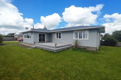 Photo of property in 2 Tararua Terrace, Cloverlea, Palmerston North, 4412