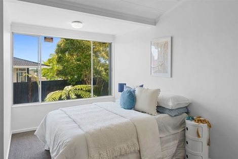 Photo of property in 15 Ruru Street, Waikanae, 5036