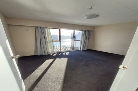 Photo of property in 27 Kaikoura Street, Maupuia, Wellington, 6022