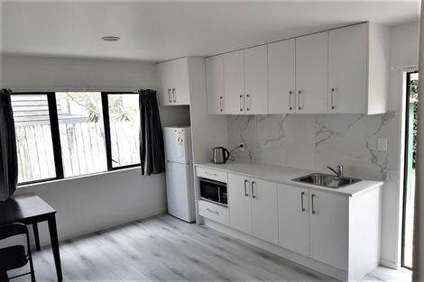 Photo of property in 158a East Coast Road, Forrest Hill, Auckland, 0620