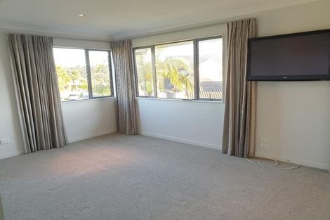 Photo of property in 5 Kelmore Place, Schnapper Rock, Auckland, 0632