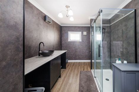 Photo of property in 6 Collins Crescent, Feilding, 4702