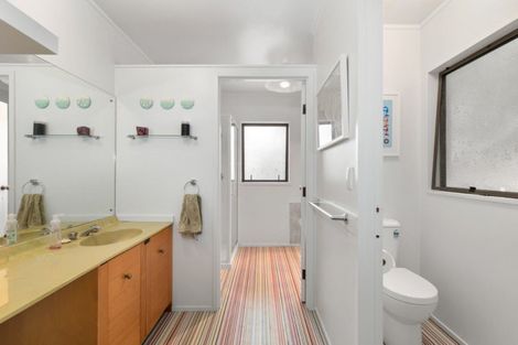 Photo of property in 122 Tuna Place, Onemana, Whangamata, 3691