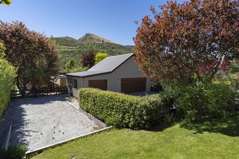 Photo of property in 6 Chartres Lane, Arrowtown, 9302