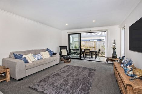 Photo of property in 30 Kitemaunga Avenue, One Tree Point, 0118