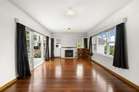 Photo of property in 13 Bruce Road, Glenfield, Auckland, 0629