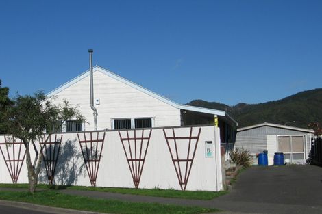 Photo of property in 16 Rakaia Grove, Wainuiomata, Lower Hutt, 5014