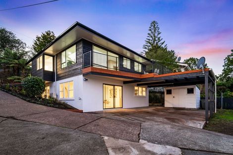 Photo of property in 26b Wade River Road, Stanmore Bay, Whangaparaoa, 0932