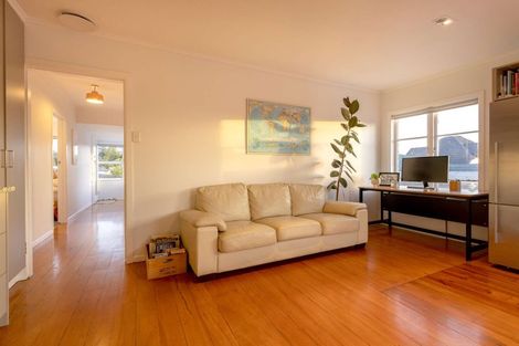 Photo of property in 8 Jenelin Road, Glendene, Auckland, 0602