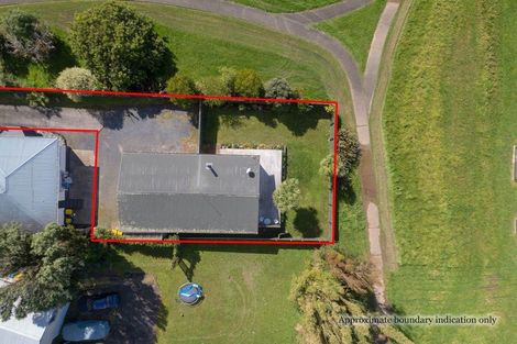 Photo of property in 2/106 Seymour Road, Sunnyvale, Auckland, 0612