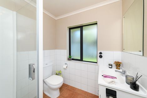 Photo of property in 23 Walnut Grove, Kelvin Grove, Palmerston North, 4414