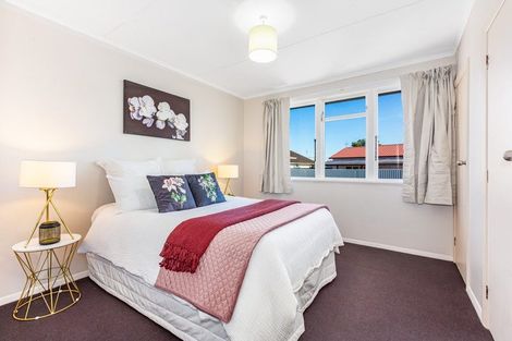 Photo of property in 4a Hollard Grove, Avalon, Lower Hutt, 5011