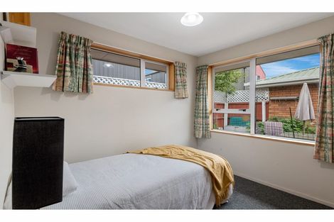 Photo of property in 2/5 Broadbent Street, Riccarton, Christchurch, 8041