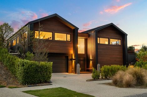 Photo of property in 37 Pendeen Crescent, Jacks Point, Queenstown, 9371