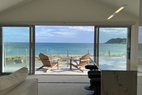 Photo of property in 18 Lyall Parade, Lyall Bay, Wellington, 6022