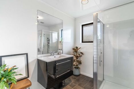 Photo of property in 126 Great North Road, Winton, 9720