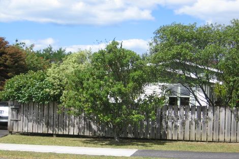 Photo of property in 36 Wyoming Avenue, Murrays Bay, Auckland, 0630