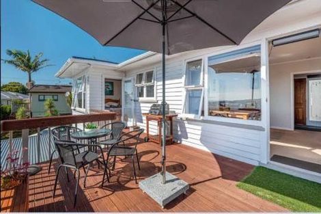 Photo of property in 10 Coronation Road, Glenfield, Auckland, 0627