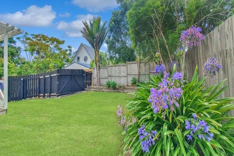 Photo of property in 4/176 Henderson Valley Road, Henderson, Auckland, 0612