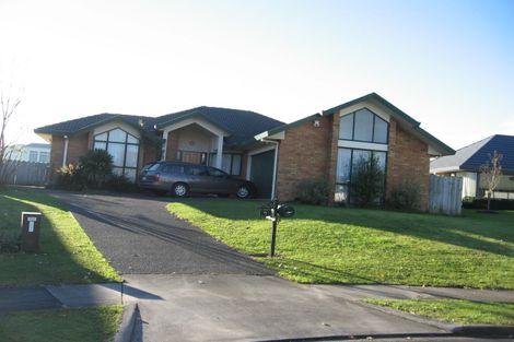 Photo of property in 11 Linicro Place, Wattle Downs, Auckland, 2103