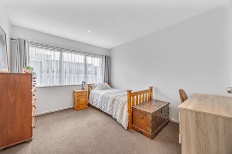 Photo of property in 3 Bridgehead Cove, West Harbour, Auckland, 0618