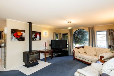 Photo of property in 11 Aspen Way, Kelvin Grove, Palmerston North, 4414