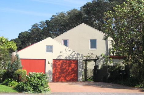 Photo of property in 2 Morley Street, New Plymouth, 4310