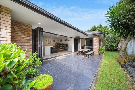 Photo of property in 27 Willowgrange Place, Pukekohe, 2120